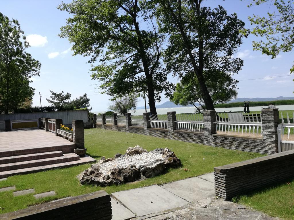 Margareta Apartmanhaz Apartment Balatonboglar Exterior photo
