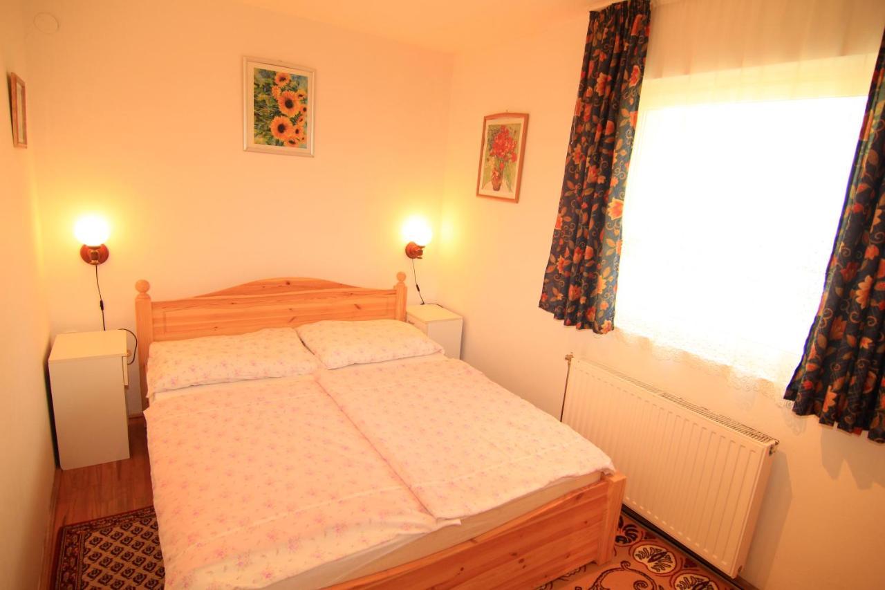 Margareta Apartmanhaz Apartment Balatonboglar Exterior photo