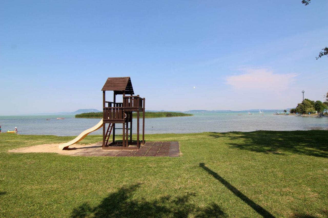 Margareta Apartmanhaz Apartment Balatonboglar Exterior photo