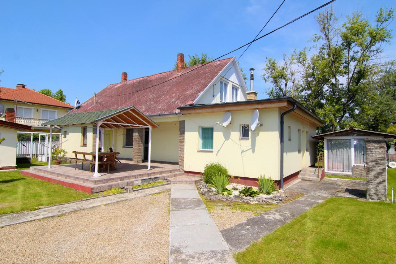 Margareta Apartmanhaz Apartment Balatonboglar Exterior photo